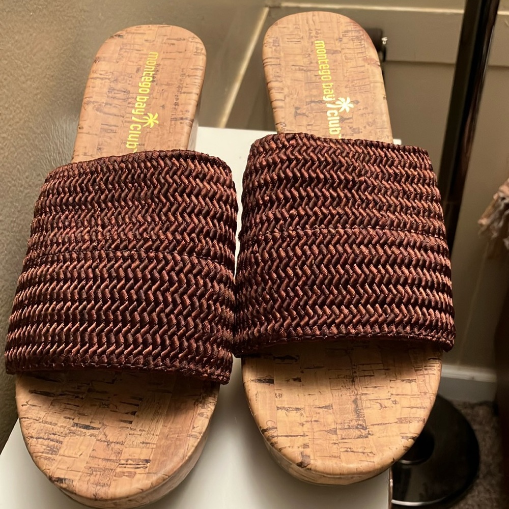 Women’s new with tags Montego Bay club slide on shoes. Excellent condition